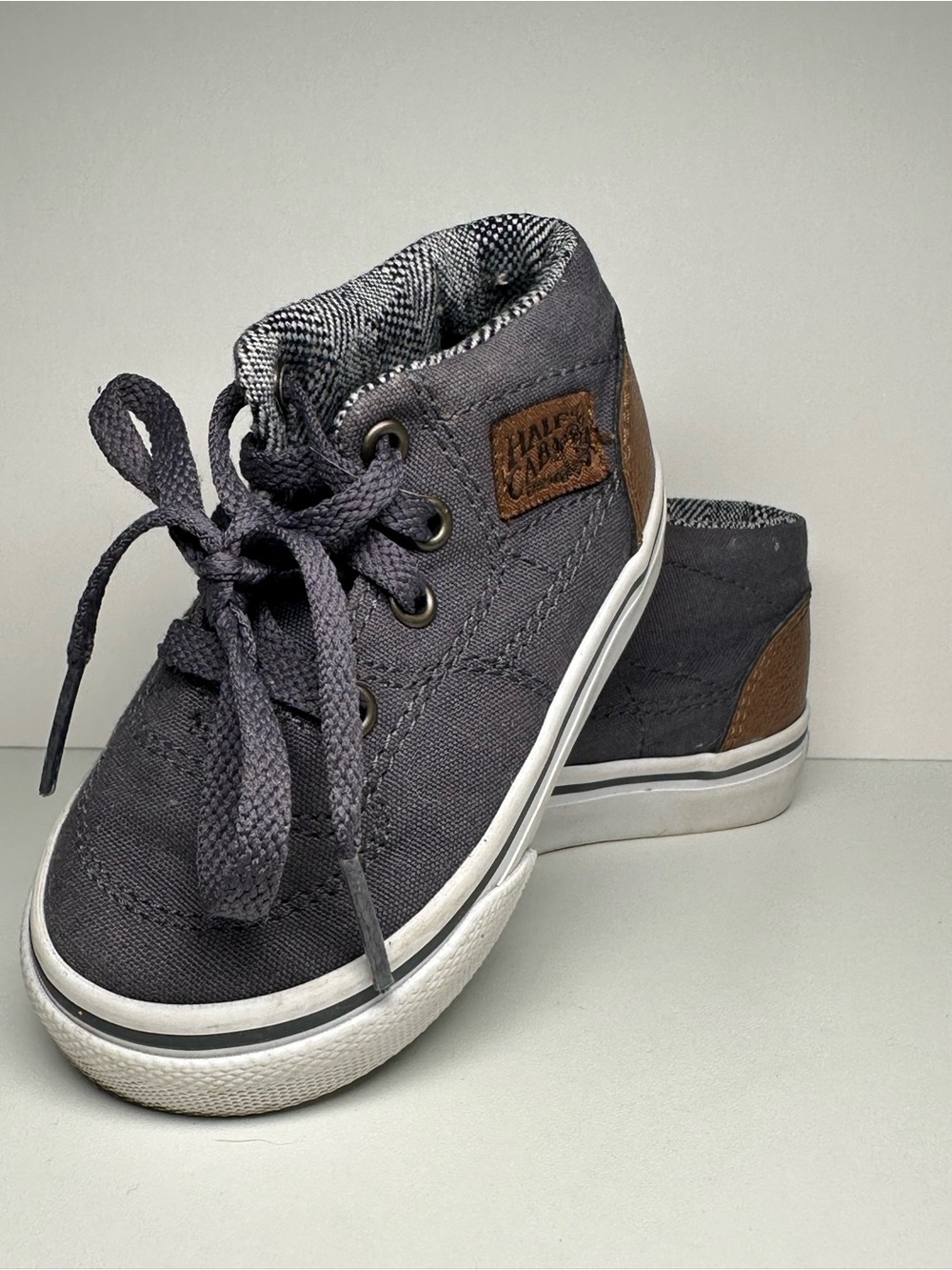 Half Cab Vans lace up shoes toddler 4.5